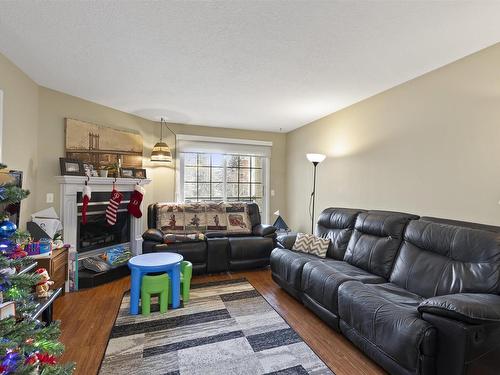 408 3 Perron Street, St. Albert, AB - Indoor Photo Showing Living Room