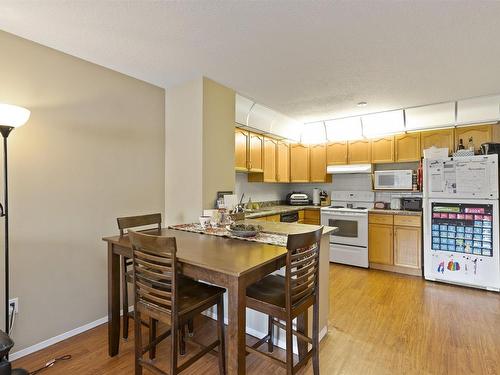 408 3 Perron Street, St. Albert, AB - Indoor Photo Showing Kitchen