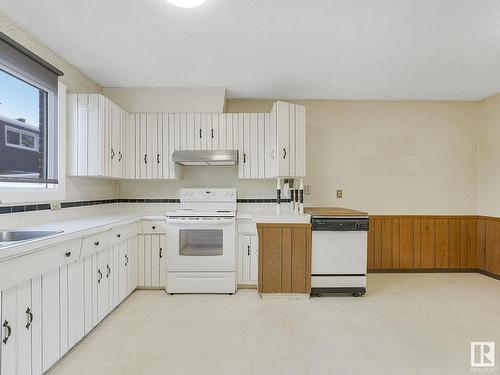 5735 144 Avenue, Edmonton, AB - Indoor Photo Showing Kitchen