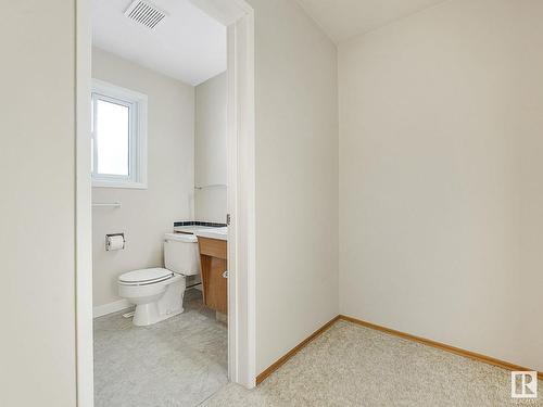 5735 144 Avenue, Edmonton, AB - Indoor Photo Showing Bathroom