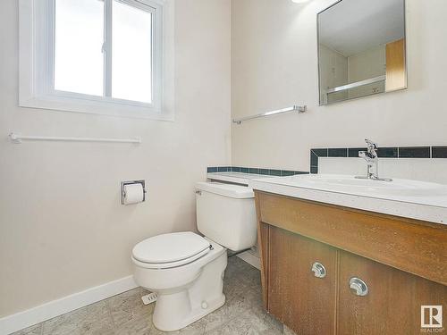 5735 144 Avenue, Edmonton, AB - Indoor Photo Showing Bathroom