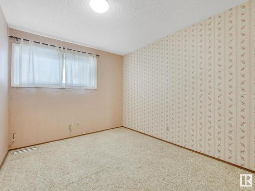 5735 144 Avenue, Edmonton, AB - Indoor Photo Showing Other Room