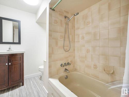 5735 144 Avenue, Edmonton, AB - Indoor Photo Showing Bathroom