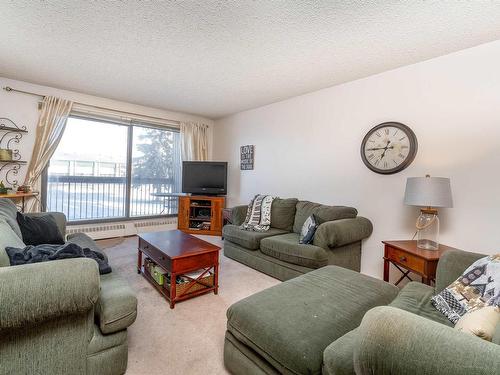 203 51 Brown Street, Stony Plain, AB - Indoor Photo Showing Living Room