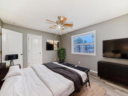 11810 43 Street, Edmonton, AB - Indoor Photo Showing Bedroom