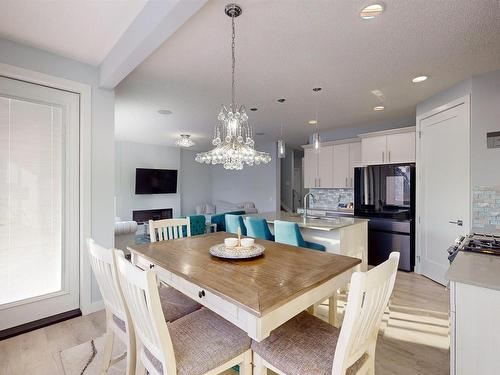 215 Glenridding Ravine Rd, Edmonton, AB - Indoor Photo Showing Dining Room