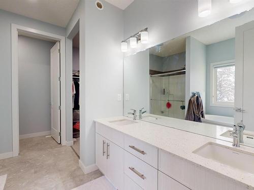 215 Glenridding Ravine Rd, Edmonton, AB - Indoor Photo Showing Bathroom