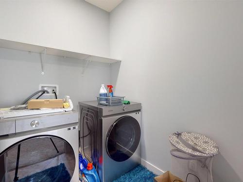 215 Glenridding Ravine Rd, Edmonton, AB - Indoor Photo Showing Laundry Room