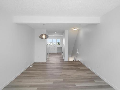 47 1025 Secord Promenade, Edmonton, AB - Indoor Photo Showing Other Room