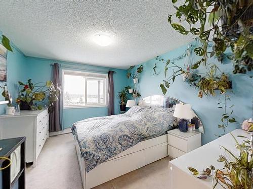 453 1196 Hyndman Rd, Edmonton, AB - Indoor Photo Showing Bedroom