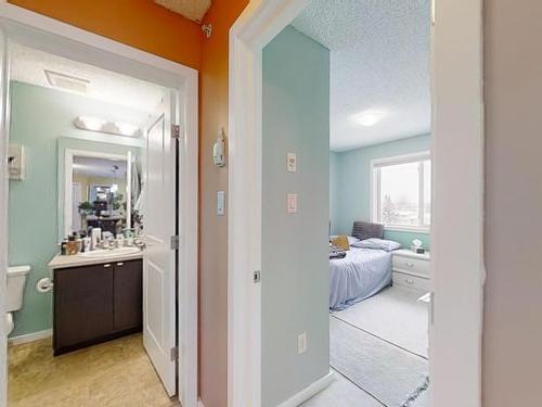 453 1196 Hyndman Rd, Edmonton, AB - Indoor Photo Showing Other Room