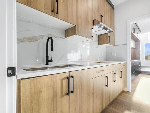 149 Creekside Lane, Leduc, AB - Indoor Photo Showing Kitchen