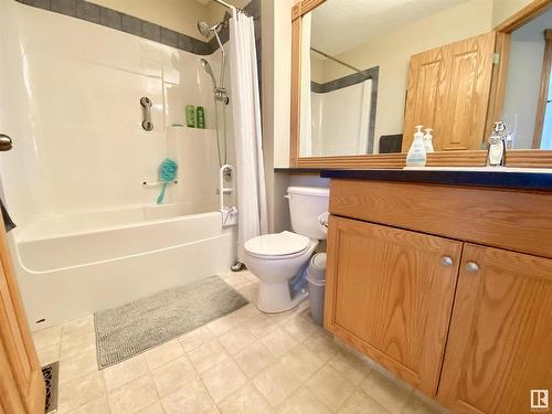 10932 177 Avenue, Edmonton, AB - Indoor Photo Showing Bathroom