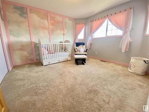 10932 177 Avenue, Edmonton, AB - Indoor Photo Showing Bedroom