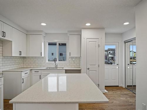 28 1009 Cy Becker Road, Edmonton, AB - Indoor Photo Showing Kitchen With Upgraded Kitchen