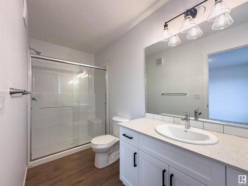 28 1009 Cy Becker Road, Edmonton, AB - Indoor Photo Showing Bathroom