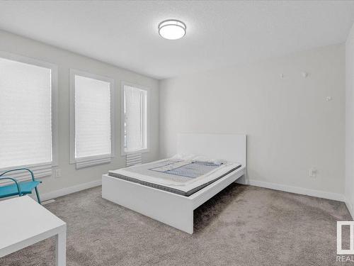 17234 9 Avenue, Edmonton, AB - Indoor Photo Showing Bedroom