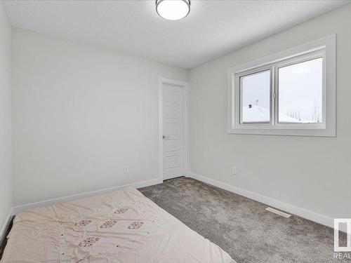 17234 9 Avenue, Edmonton, AB - Indoor Photo Showing Other Room