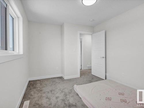 17234 9 Avenue, Edmonton, AB - Indoor Photo Showing Other Room