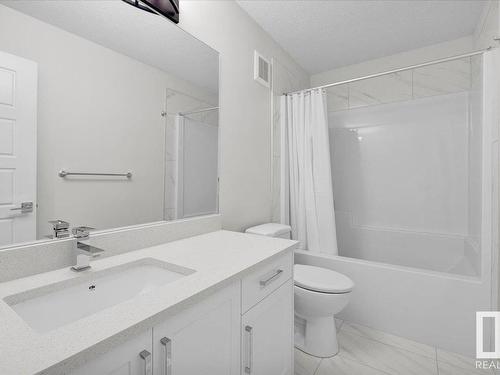 17234 9 Avenue, Edmonton, AB - Indoor Photo Showing Bathroom