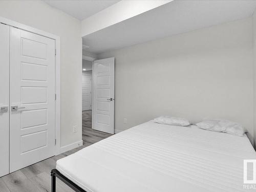 17234 9 Avenue, Edmonton, AB - Indoor Photo Showing Bedroom