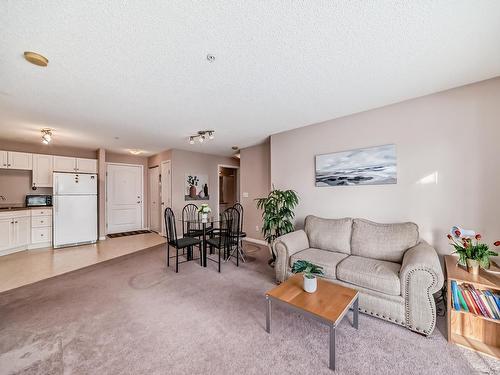 227 9525 162 Avenue, Edmonton, AB - Indoor Photo Showing Living Room