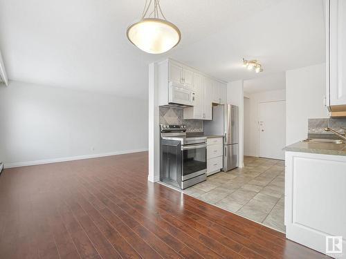 208 7805 159 Street, Edmonton, AB - Indoor Photo Showing Kitchen