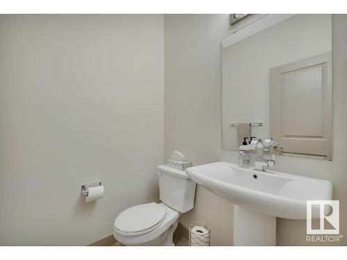 2016 68 Street, Edmonton, AB - Indoor Photo Showing Bathroom