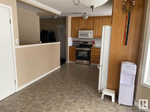 58128 Rr 251, Rural Sturgeon County, AB - Indoor Photo Showing Kitchen