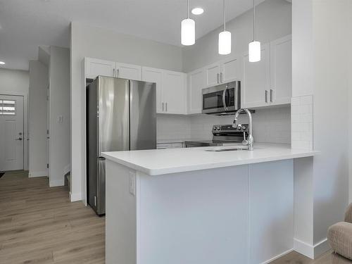 47 603 Orchards Boulevard, Edmonton, AB - Indoor Photo Showing Kitchen With Upgraded Kitchen