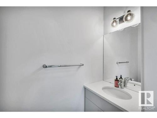 20738 99B Avenue, Edmonton, AB - Indoor Photo Showing Bathroom