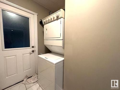 11834 44 Street, Edmonton, AB - Indoor Photo Showing Laundry Room