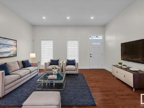 4366 Veterans Way, Edmonton, AB - Indoor Photo Showing Living Room