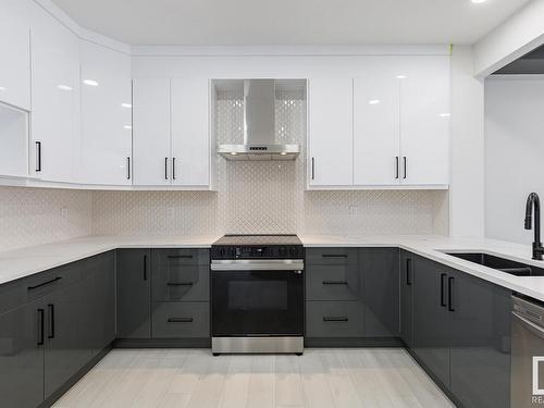 26 Chambery Crescent, St. Albert, AB - Indoor Photo Showing Kitchen With Double Sink With Upgraded Kitchen