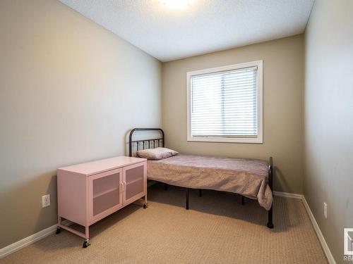 75 2336 Aspen Trail, Sherwood Park, AB - Indoor Photo Showing Bedroom