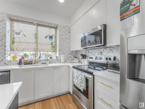 22 100 Jensen Lakes Boulevard, St. Albert, AB - Indoor Photo Showing Kitchen