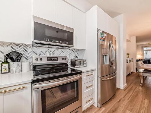 22 100 Jensen Lakes Boulevard, St. Albert, AB - Indoor Photo Showing Kitchen