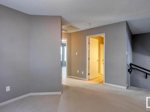 7669 Schmid Crescent, Edmonton, AB - Indoor Photo Showing Other Room