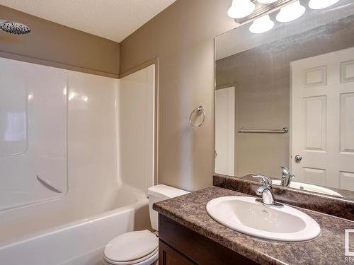 7669 Schmid Crescent, Edmonton, AB - Indoor Photo Showing Bathroom