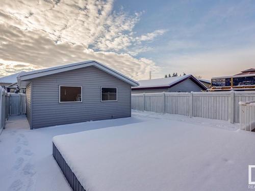 7669 Schmid Crescent, Edmonton, AB - Outdoor