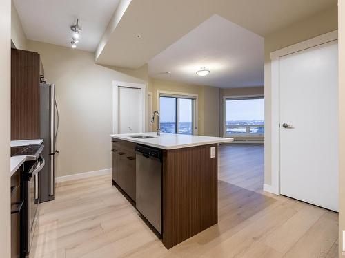 1306 10410 102 Avenue, Edmonton, AB - Indoor Photo Showing Kitchen