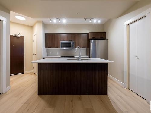 1306 10410 102 Avenue, Edmonton, AB - Indoor Photo Showing Kitchen