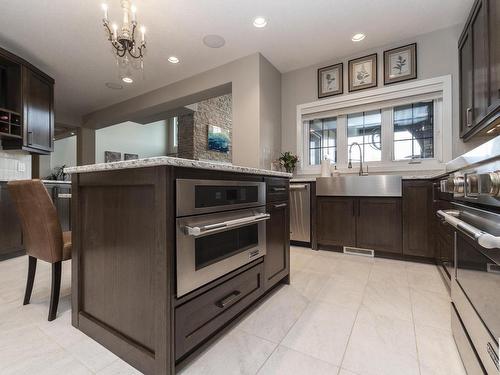 605 Howatt Drive, Edmonton, AB - Indoor Photo Showing Kitchen