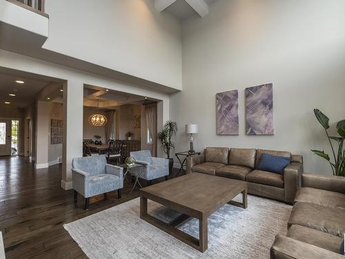 605 Howatt Drive, Edmonton, AB - Indoor Photo Showing Living Room