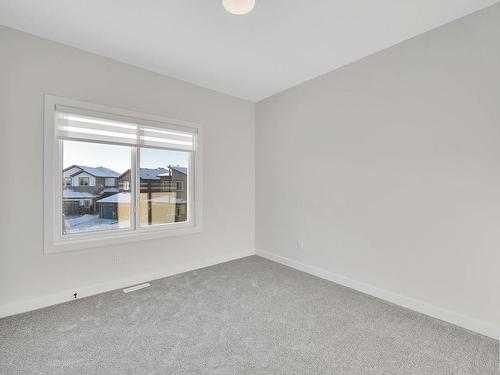 1060 Goldfinch Way, Edmonton, AB - Indoor Photo Showing Other Room