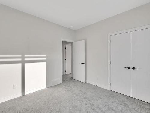 1060 Goldfinch Way, Edmonton, AB - Indoor Photo Showing Other Room