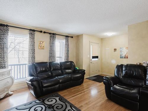 3011 21 Avenue, Edmonton, AB - Indoor Photo Showing Living Room