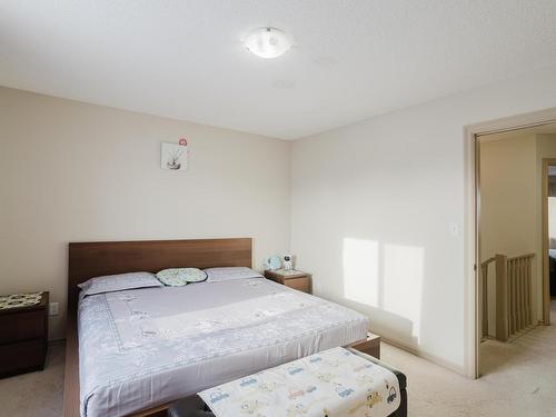 3011 21 Avenue, Edmonton, AB - Indoor Photo Showing Bedroom