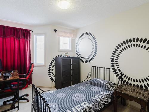 3011 21 Avenue, Edmonton, AB - Indoor Photo Showing Bedroom