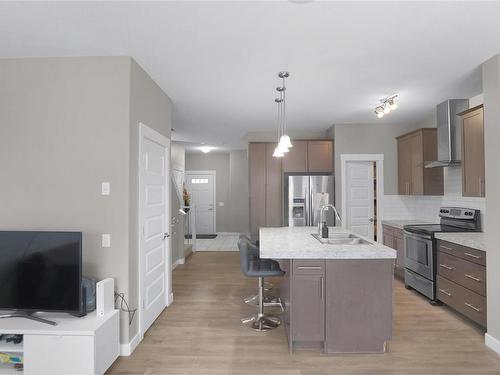 16726 64 Street, Edmonton, AB - Indoor Photo Showing Kitchen With Upgraded Kitchen